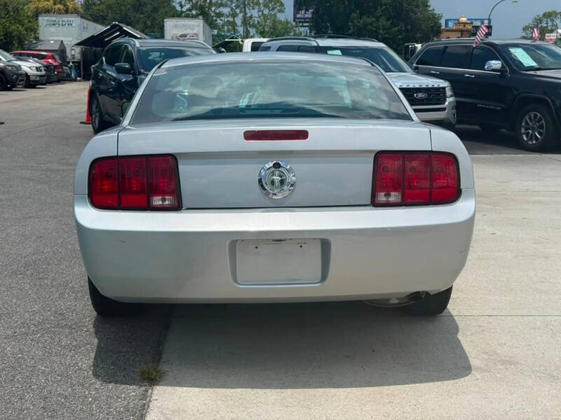 2006 Ford Mustang V6 Standard