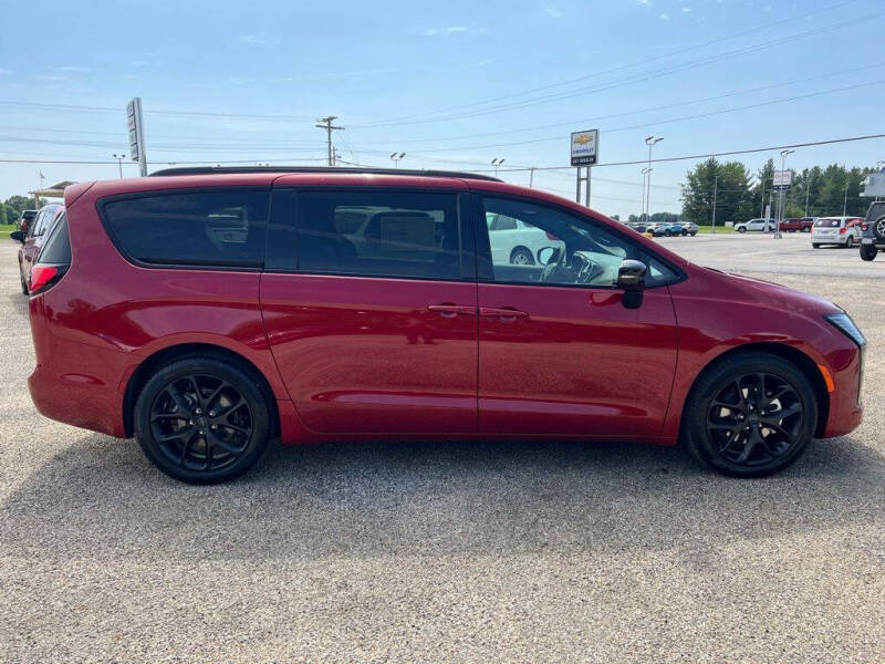 2027 Chrysler Pacifica Limited