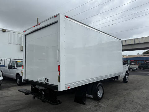 2017 Ford E-Series E-350 SD