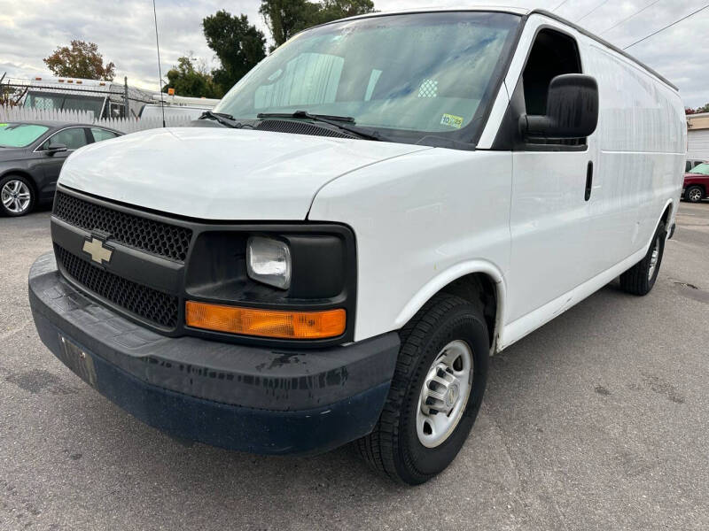2014 Chevrolet Express Cargo Work Van's photo