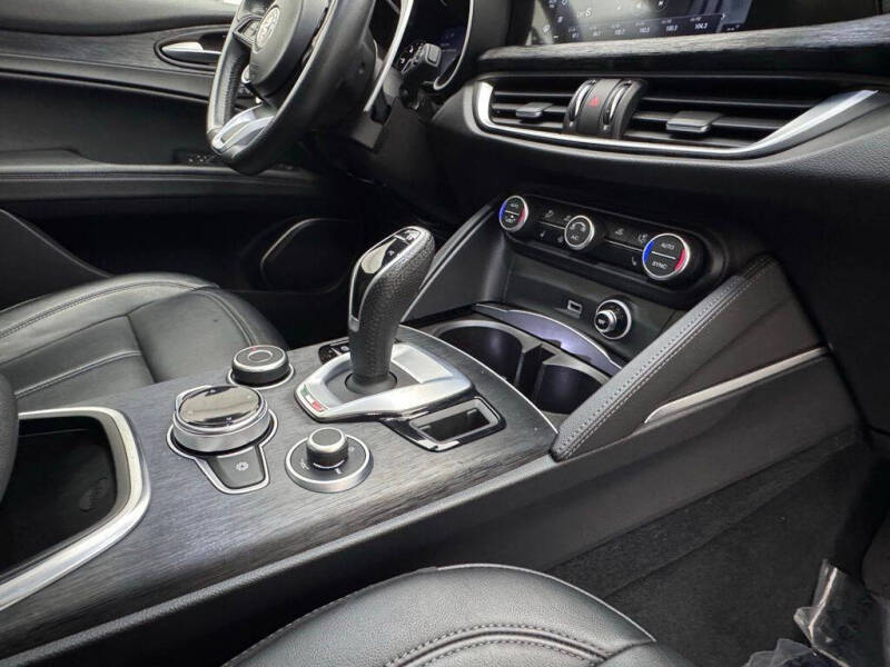 2022 Alfa Romeo Stelvio Sprint