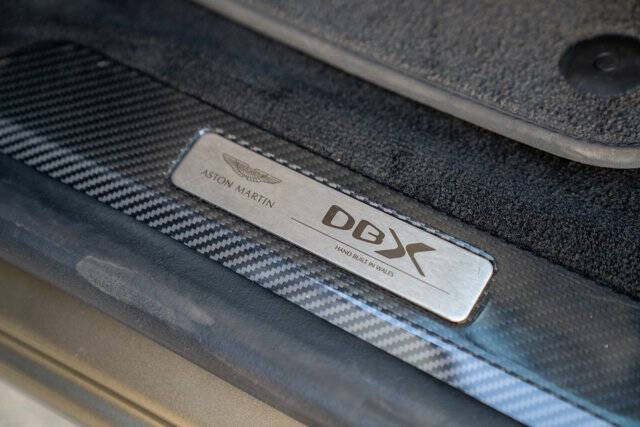 2021 Aston Martin DBX 16