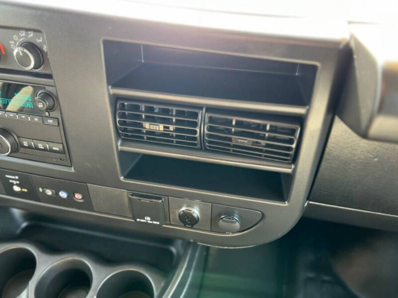 2023 GMC Savana 2500