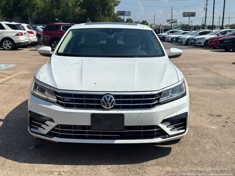 2019 Volkswagen Passat SE R-Line