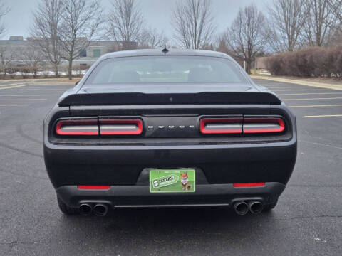 2016 Dodge Challenger SXT Plus