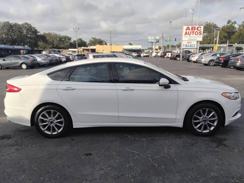 2017 Ford Fusion SE