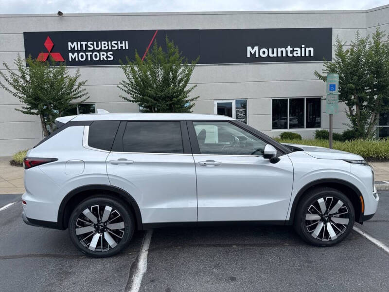 2025 Mitsubishi Outlander SE