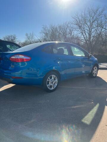 2014 Ford Fiesta for sale at Hunter Body Shop and Auto Sales in Edina MO