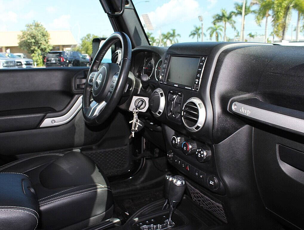 2016 JEEP Wrangler SUV / Crossover - $31,995