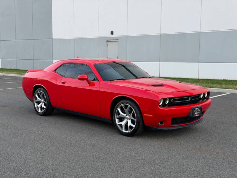 2016 Dodge Challenger SXT Plus