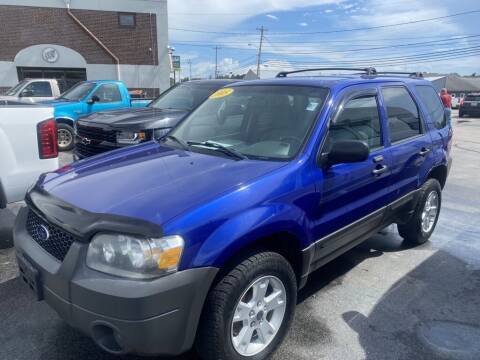 2005 Ford Escape for sale at Blue Bird Motors in Crossville TN