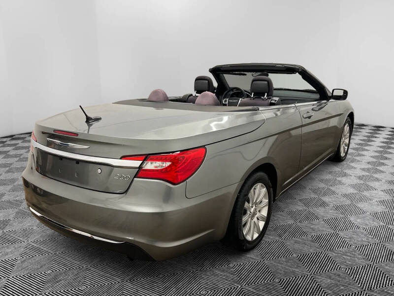 2012 Chrysler 200 Touring