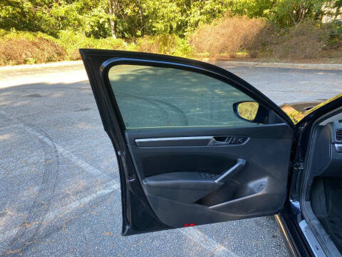 2017 Volkswagen Passat 1.8T R-Line