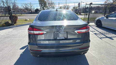 2020 Ford Fusion SE