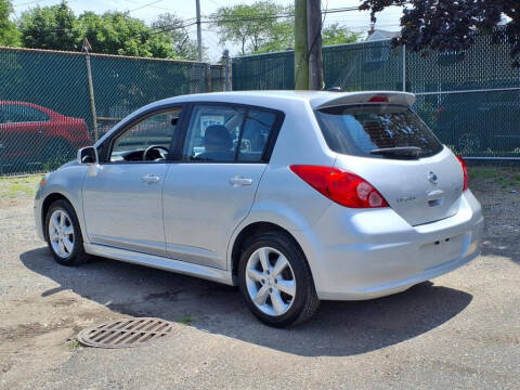 2012 Nissan Versa 1.8 SL