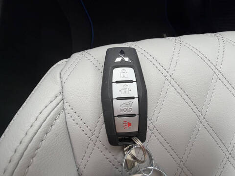 2023 Mitsubishi Outlander PHEV SEL