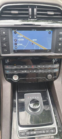 2018 Jaguar F-PACE 25t Prestige