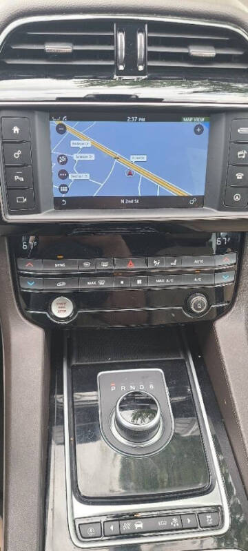 2018 Jaguar F-PACE 25t Prestige