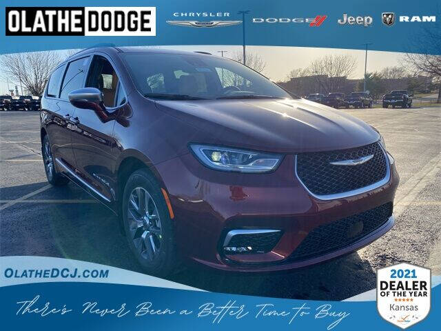 2022 Chrysler Pacifica Hybrid for sale in Olathe, KS