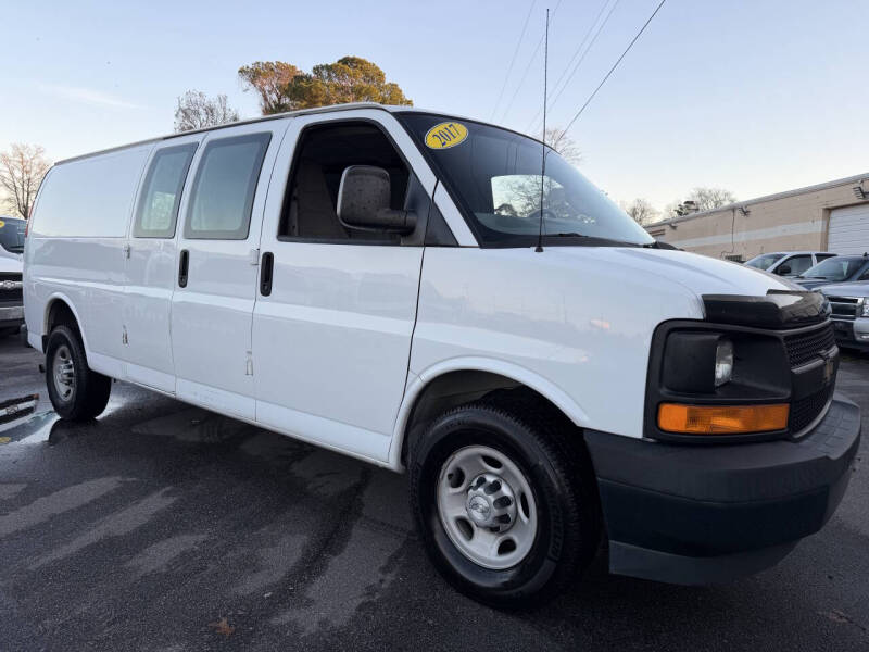 2017 Chevrolet Express Cargo Work Van's photo