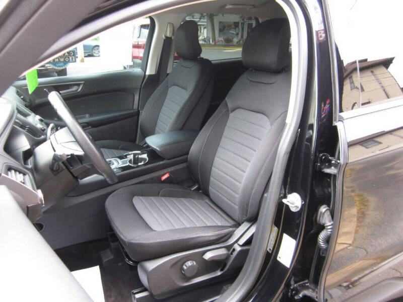 2018 Ford Edge SE