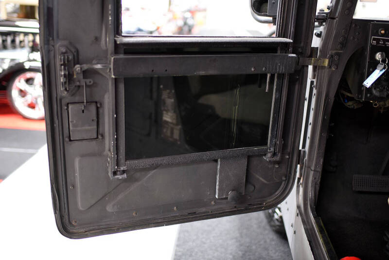 2004 AM General Hummer