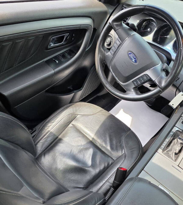 2011 Ford Taurus SEL