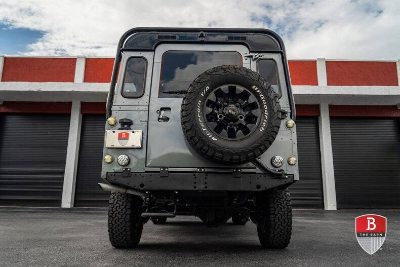 1987 Land Rover Defender