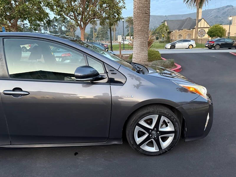 2016 Toyota Prius Three Touring