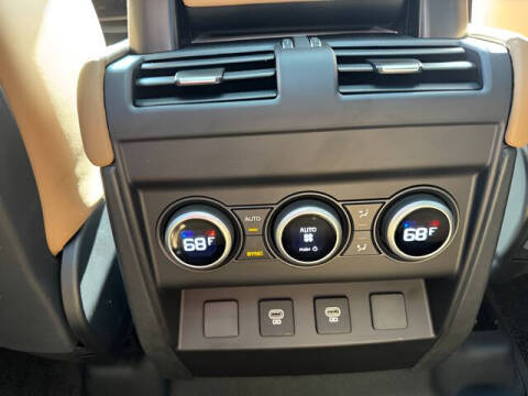 2025 Land Rover Defender 130 P400 X-Dynamic SE