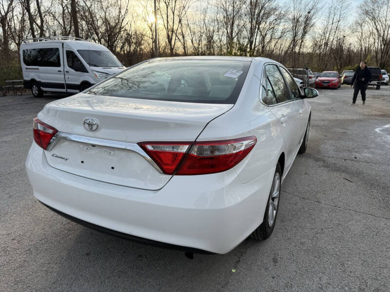 2016 Toyota Camry LE