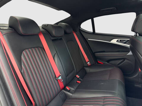 2023 Genesis G70