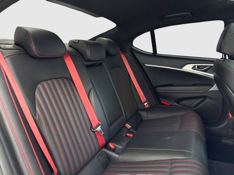2023 Genesis G70