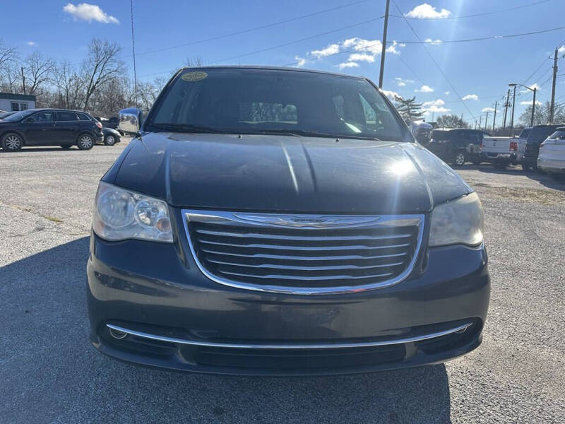 2013 Chrysler Town and Country Touring-L