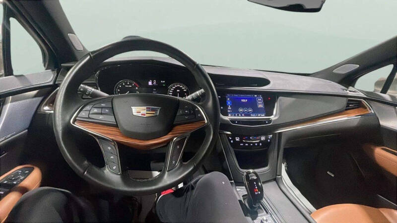 2022 Cadillac XT5 Premium Luxury