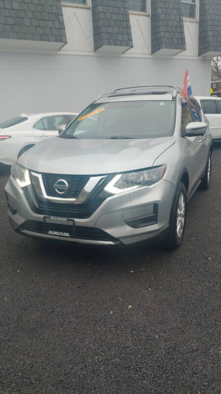 2017 Nissan Rogue SV's photo