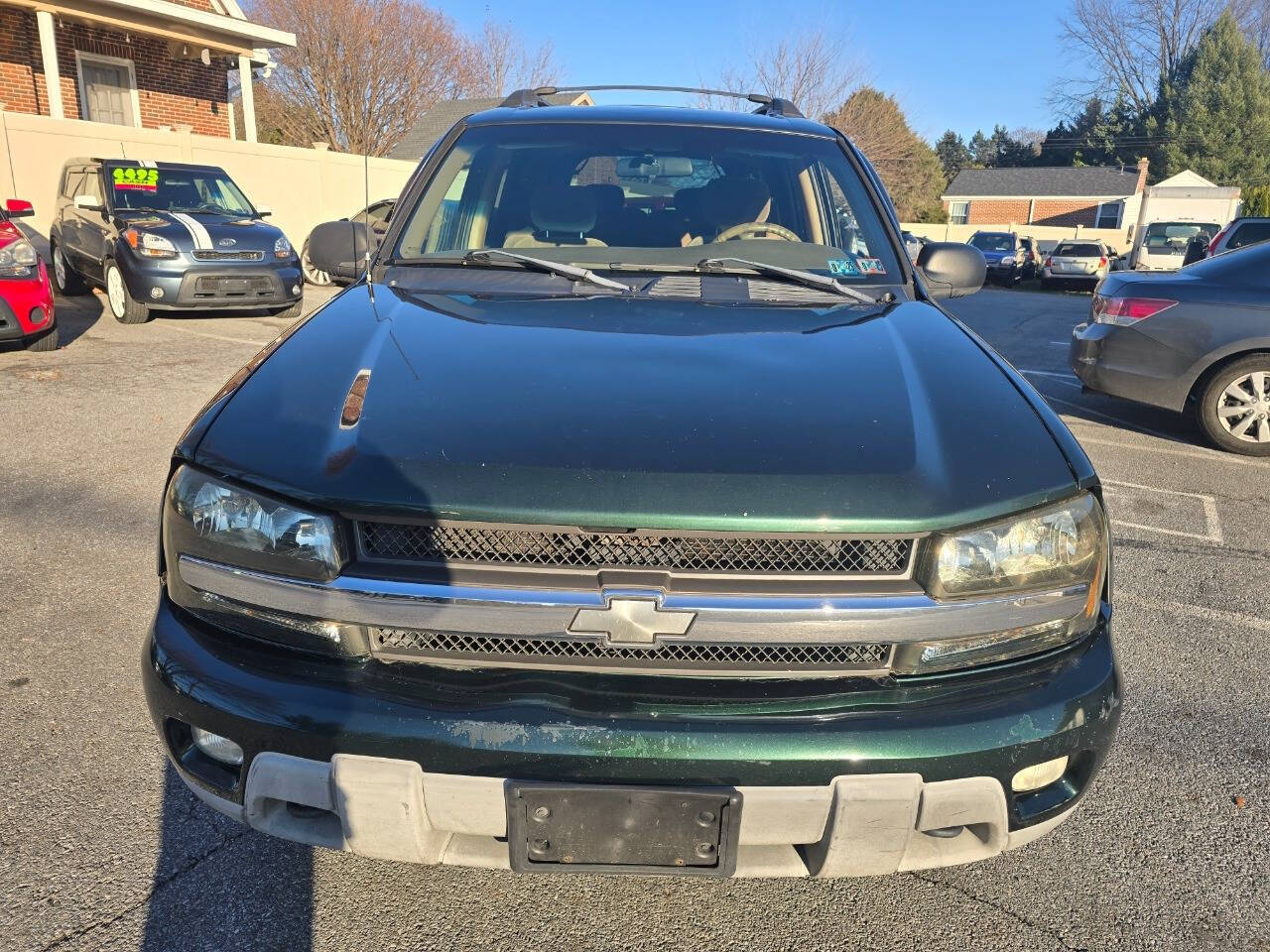 2003 Chevrolet TrailBlazer for sale at QUEENSGATE AUTO SALES in York, PA