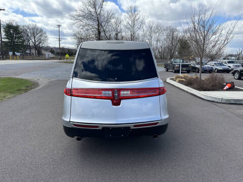 2014 Lincoln MKT