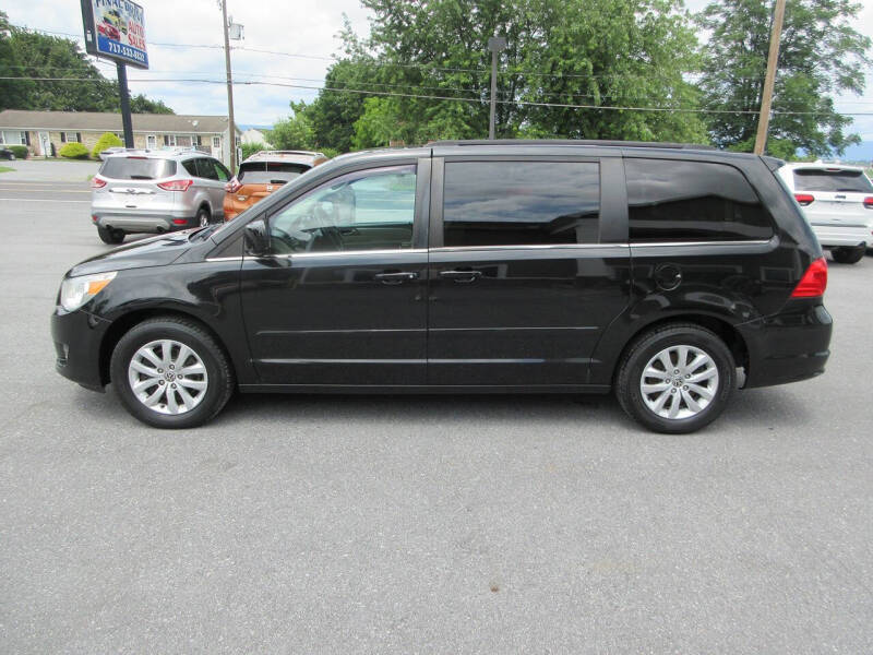 2012 Volkswagen Routan SE