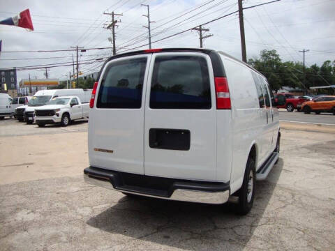 2023 Chevrolet Express 2500