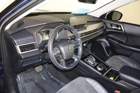 2023 Mitsubishi Outlander SE