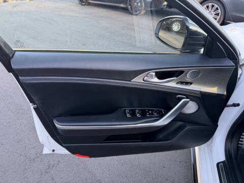 2018 Kia Stinger GT1