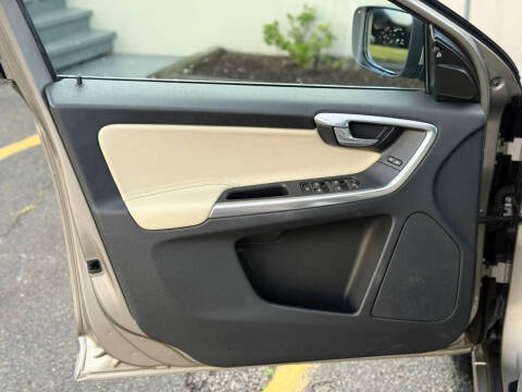 2016 Volvo XC60 T5 Premier