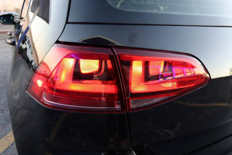 2017 Volkswagen Golf TSI Wolfsburg Edition