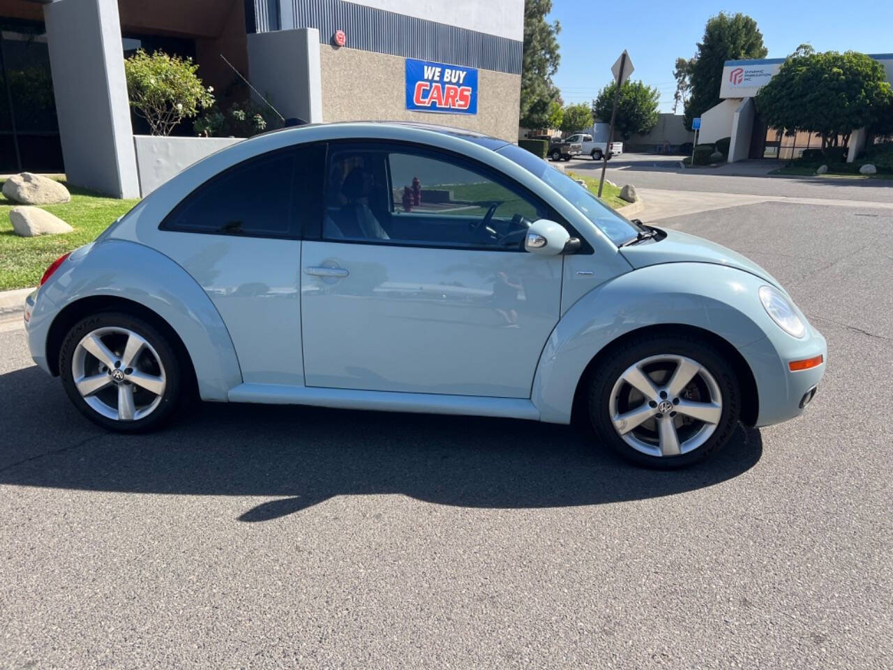 2010 Volkswagen New Beetle for sale at ZRV AUTO INC in Brea, CA