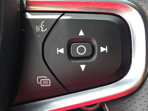 2021 Volvo XC40 T5 R-Design