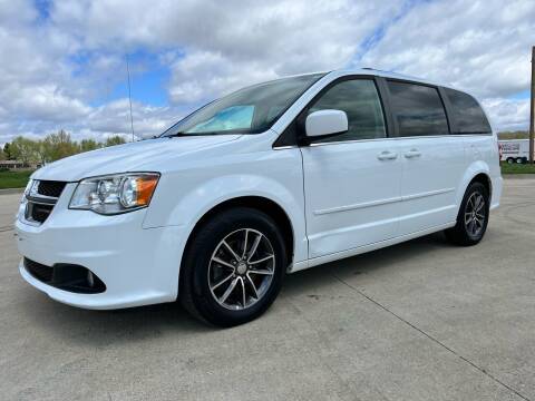 2017 Dodge Grand Caravan for sale at Perfection Auto Detailing & Wheels in Bloomington IL