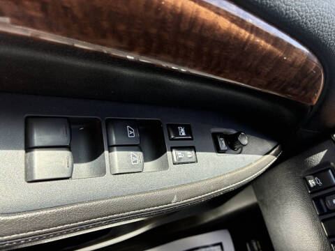 2011 Nissan Armada Platinum