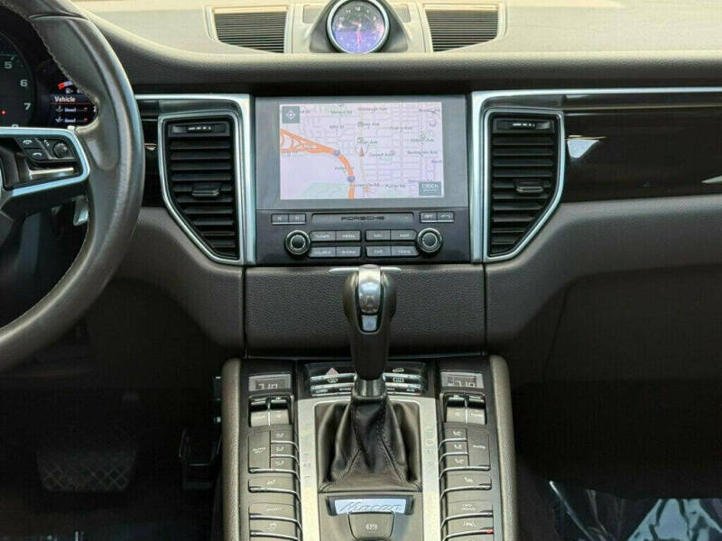 2017 Porsche Macan