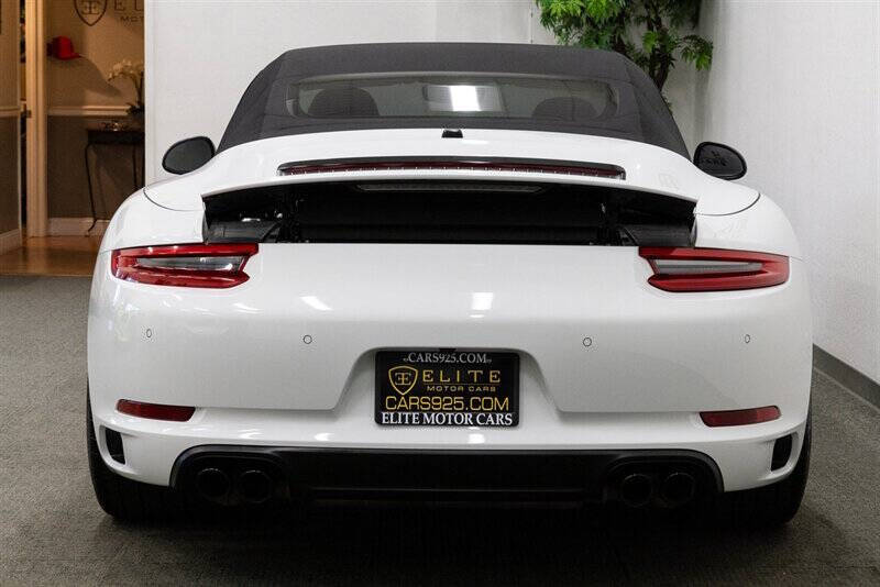 2017 Porsche 911 Carrera